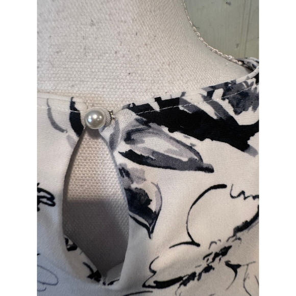 Karl Lagerfeld Paris Yessie Trumpet Sleeve Blouse, size S - Picture 5 of 9